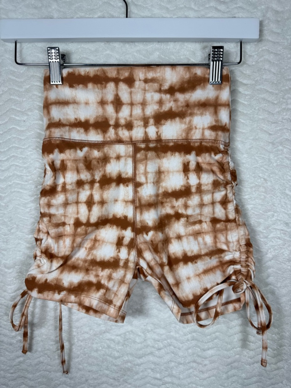 Tiger Mist Brown & White Tie-Dye High-Waist Ruched Bike Shorts